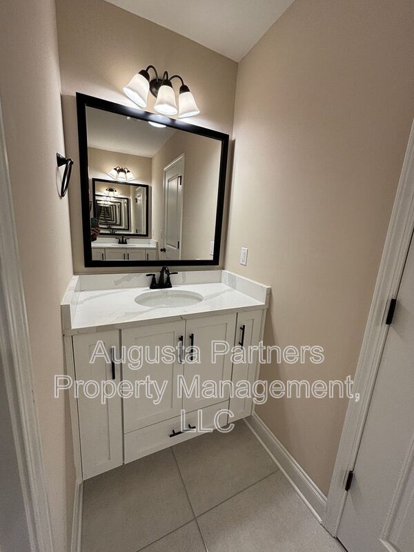 Building Photo - 1552 Baldwin Lakes Dr