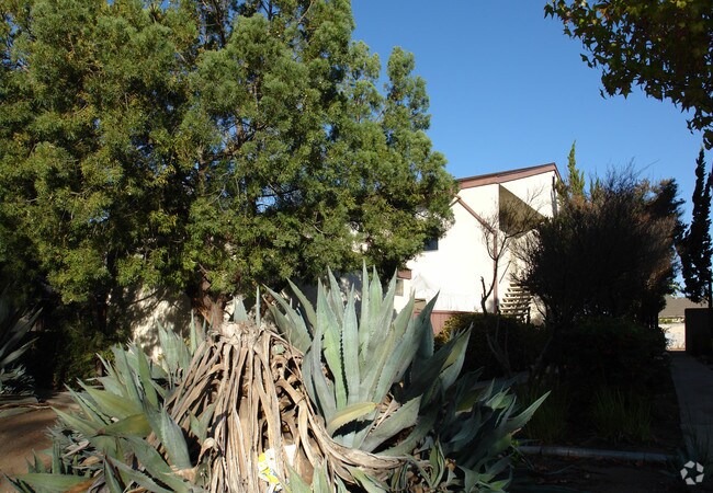 Building Photo - 8802 Mira Mesa Blvd