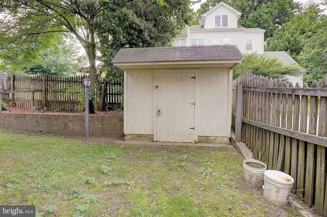 Building Photo - 7523 B St