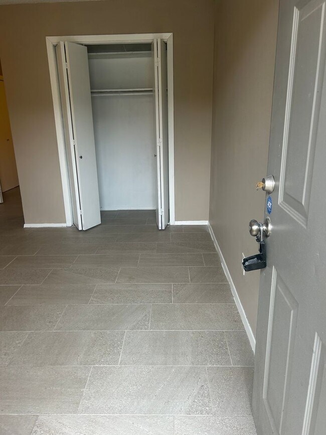 Building Photo - 5707 Sorenson St