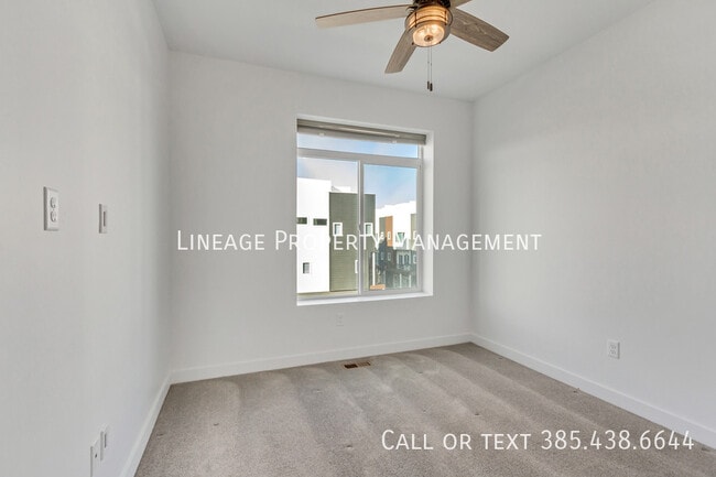 Building Photo - 3559 S Lydia Ann Ln