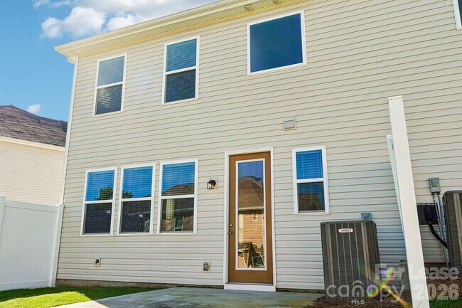 Building Photo - 15618 Little Bluestem St