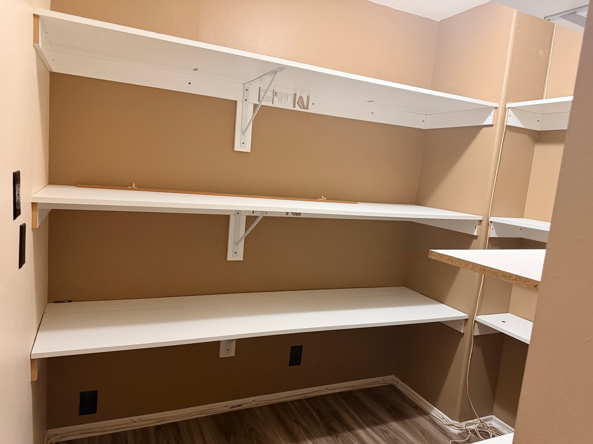 Building Photo - 15550 La Entrada Dr