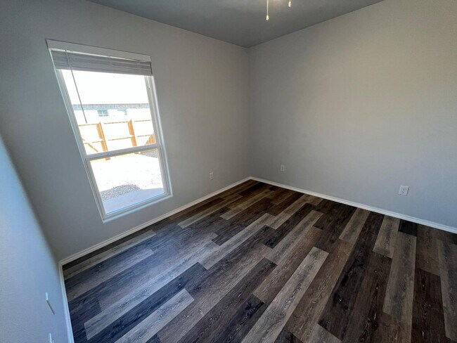 Building Photo - 5611 Jarvis St