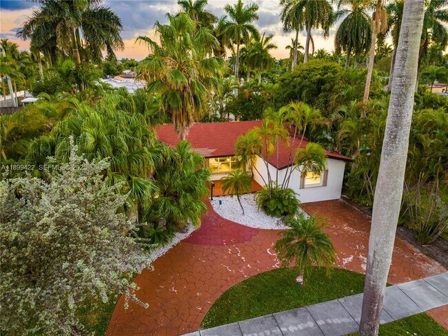 Building Photo - 1244 Garfield St