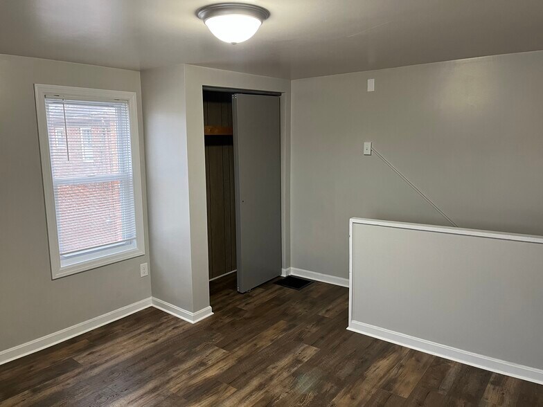 Building Photo - 1709 Cherry Way