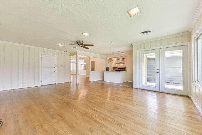 Building Photo - 3023 Fairhope St