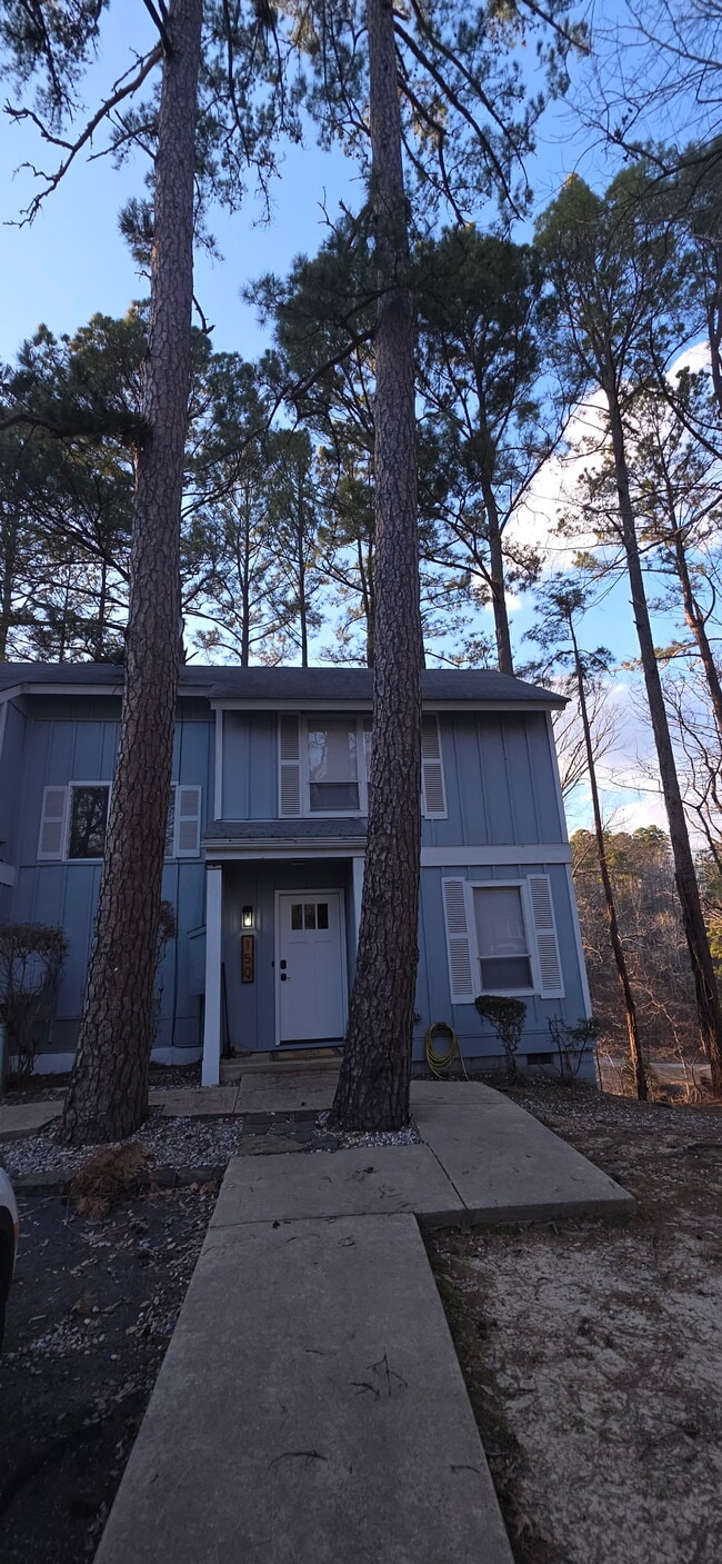 Building Photo - 150 La Vista Ln