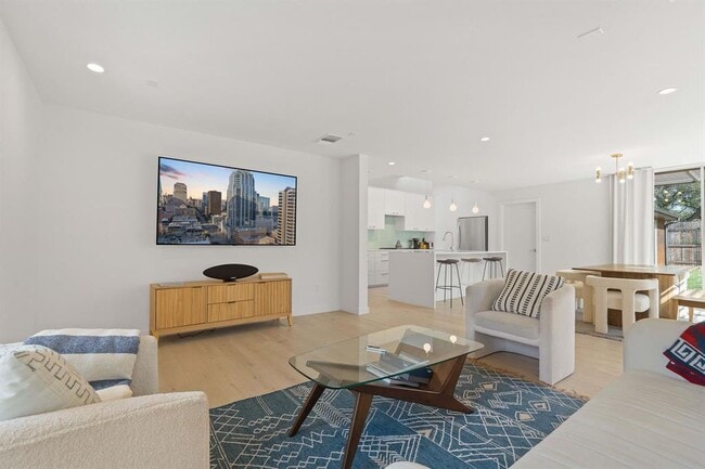 Building Photo - 2418 S 5th St