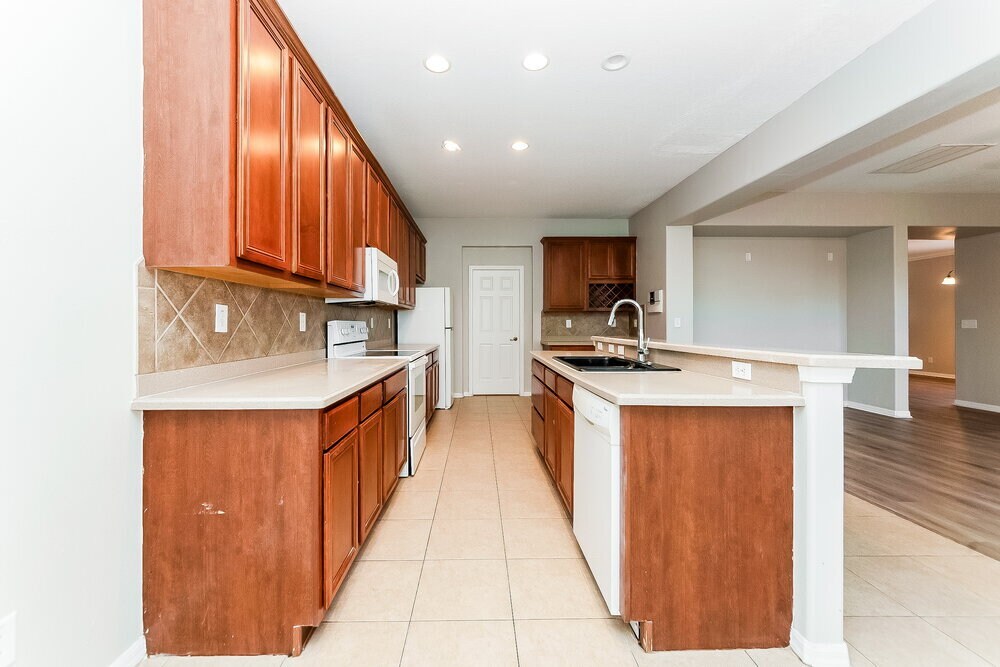 Building Photo - 319 Vine Cliff St