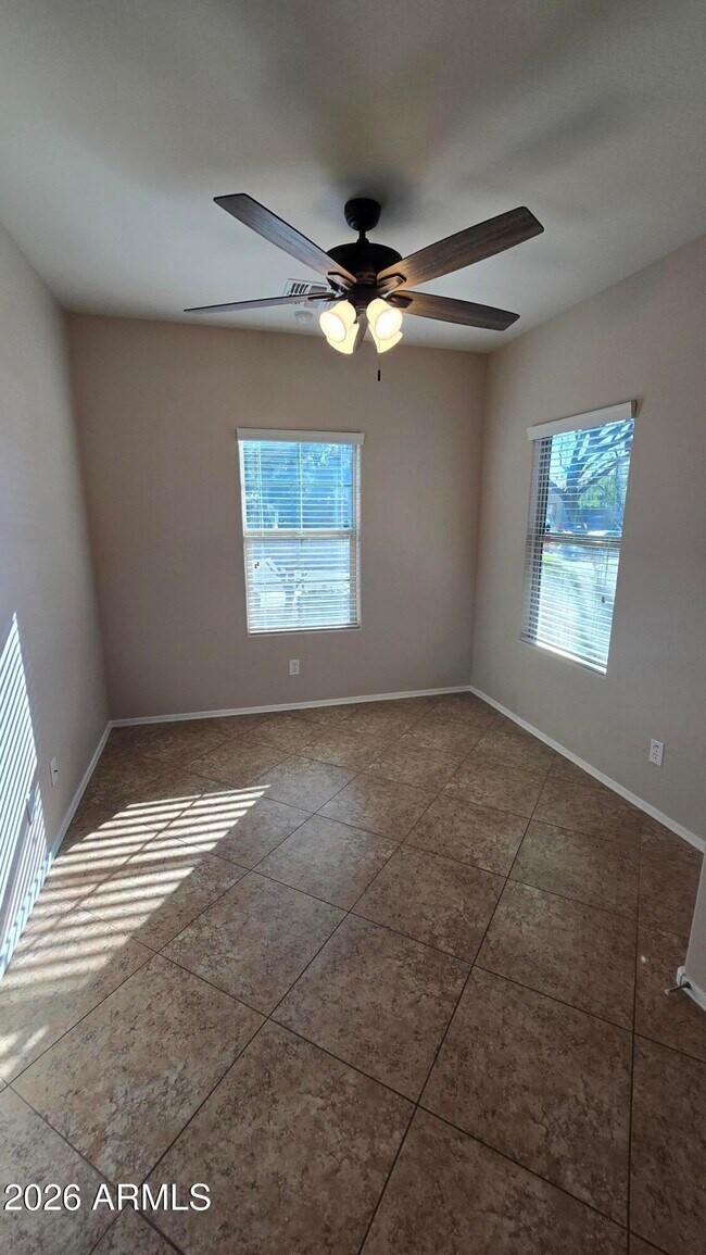 Building Photo - 10826 W Avenida Del Rey