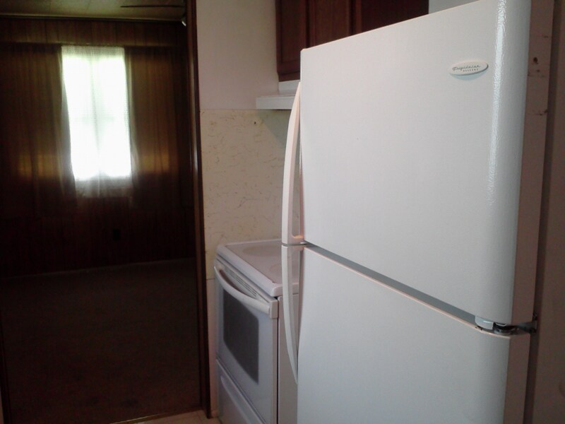 Building Photo - 296 Main St