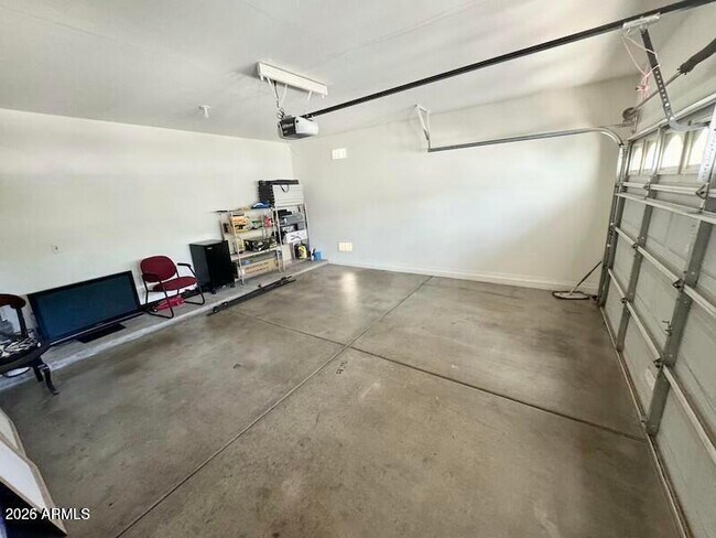 Building Photo - 4235 E Betsy Ln