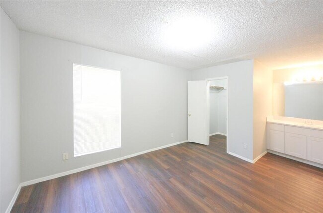 Building Photo - 1013 Fieldwood Dr