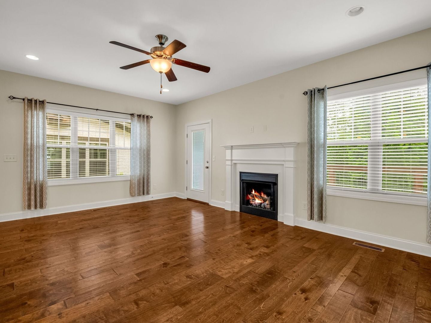 Building Photo - 19 Tudor Way