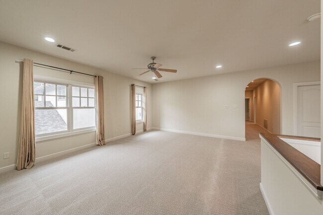 Building Photo - Beautiful Monticello Town Home!!!