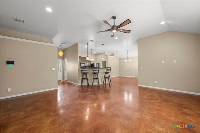 Building Photo - 314 Pointer St