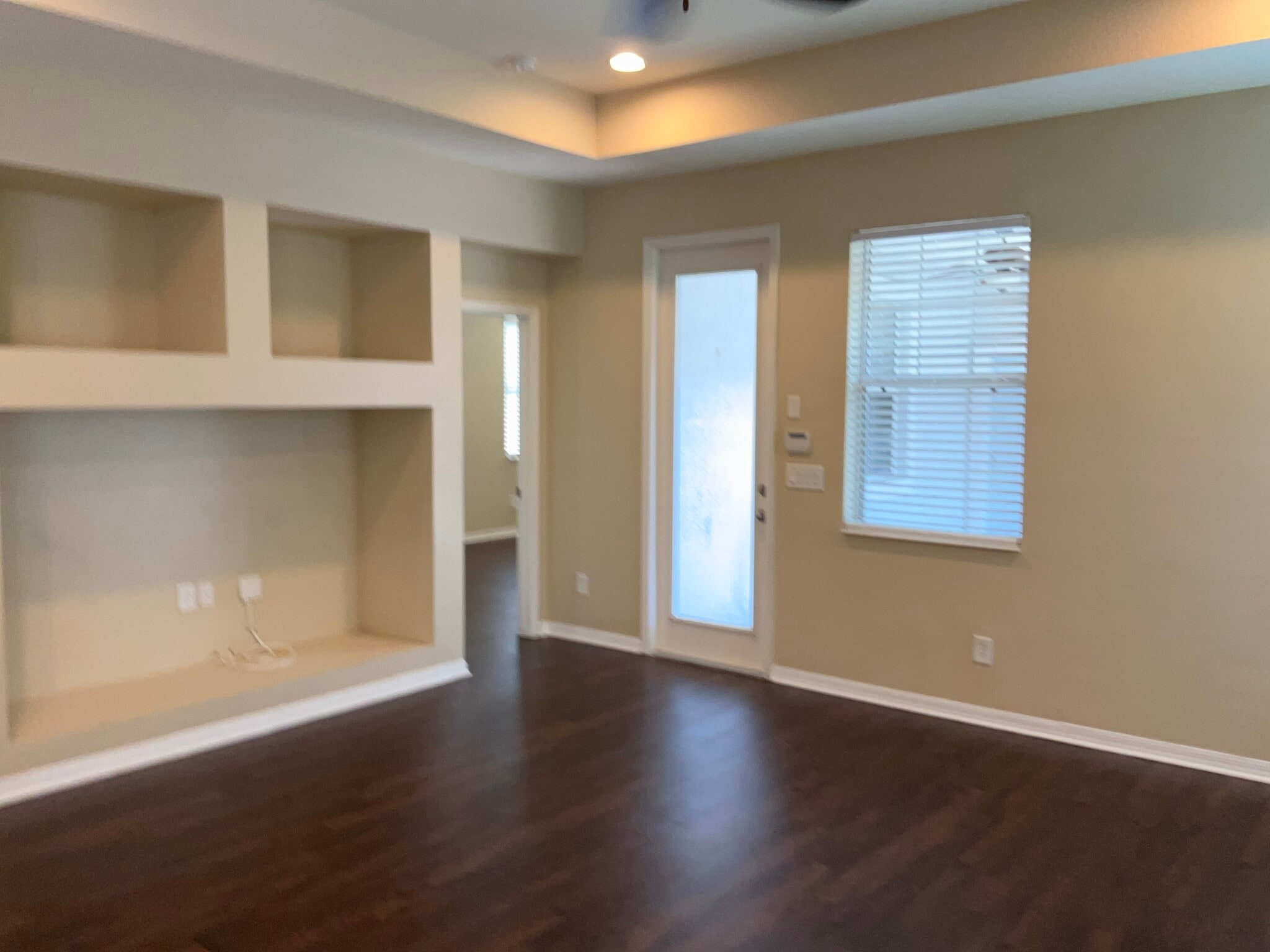 Building Photo - 16017 Loneoak View Dr