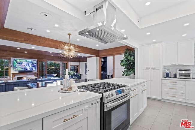 Building Photo - 9311 Burton Wy