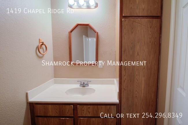 Building Photo - Chapel Road Duplex