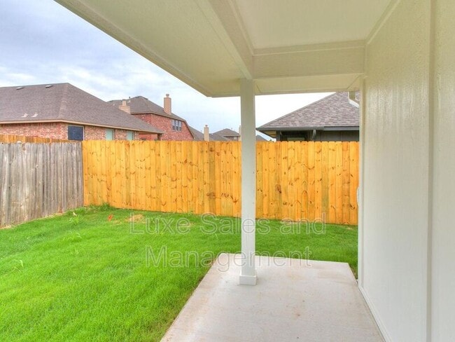 Building Photo - 10601 Lawson Ln