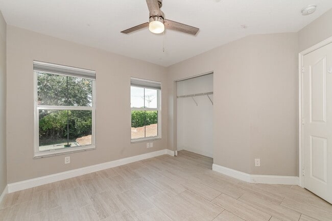 Building Photo - Sunny Lakeview 3BR / 2BA Home in Gated Community in North Naples, FL