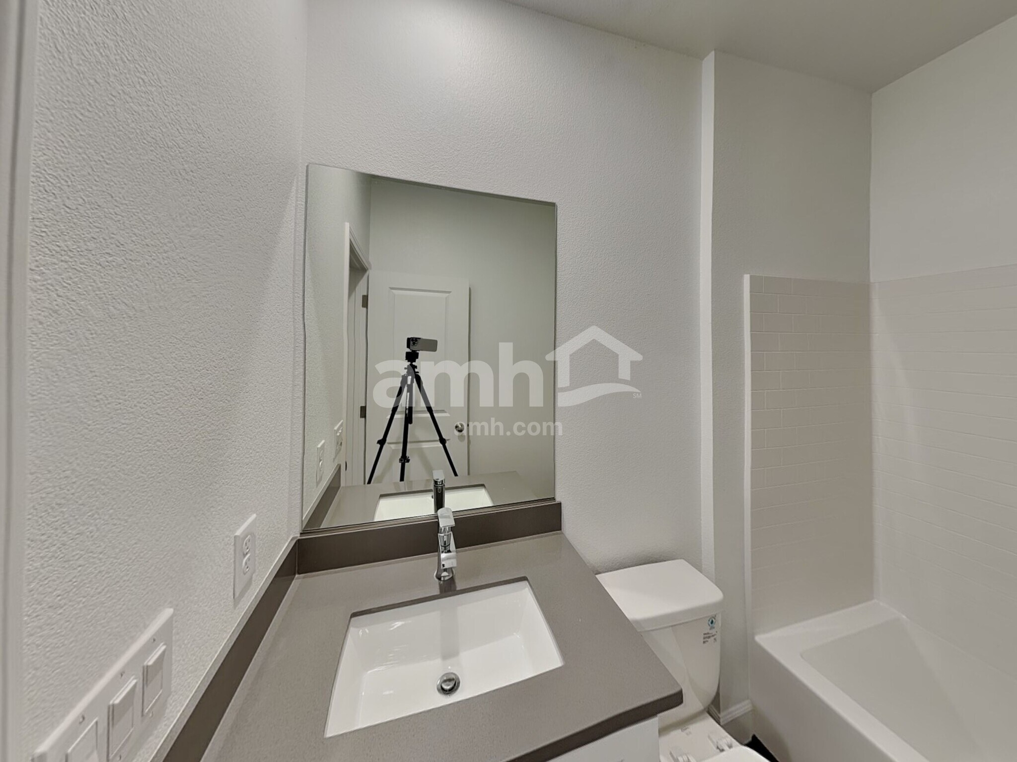 Building Photo - 290 Austin Bellerose Pl