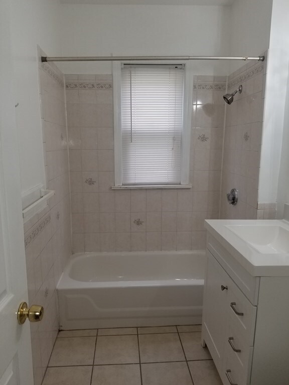 Building Photo - 29 W Tremlett St