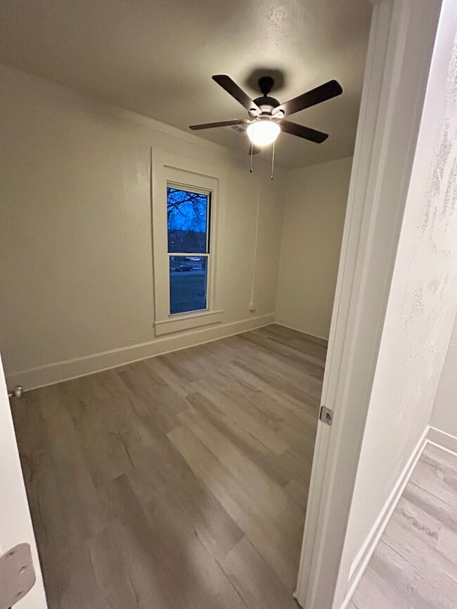 Building Photo - 618 Woodlawn Ave