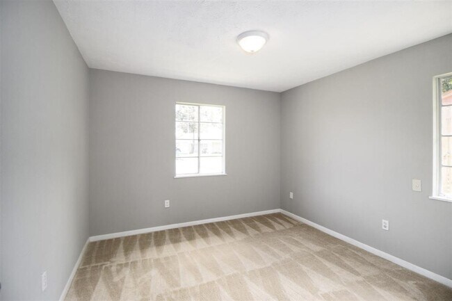 Building Photo - 7 Talisman Ct