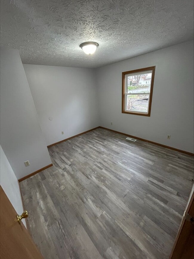 Building Photo - 511 A/B Tuttle Avenue