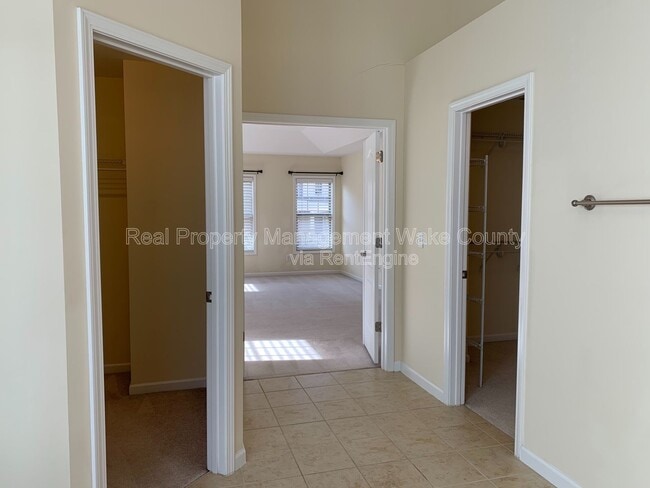 Building Photo - 512 Sandy Whispers Pl