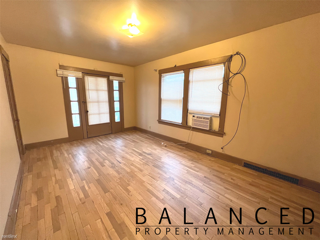 Building Photo - 1 br, 1 bath House - 9th Street Apartments...