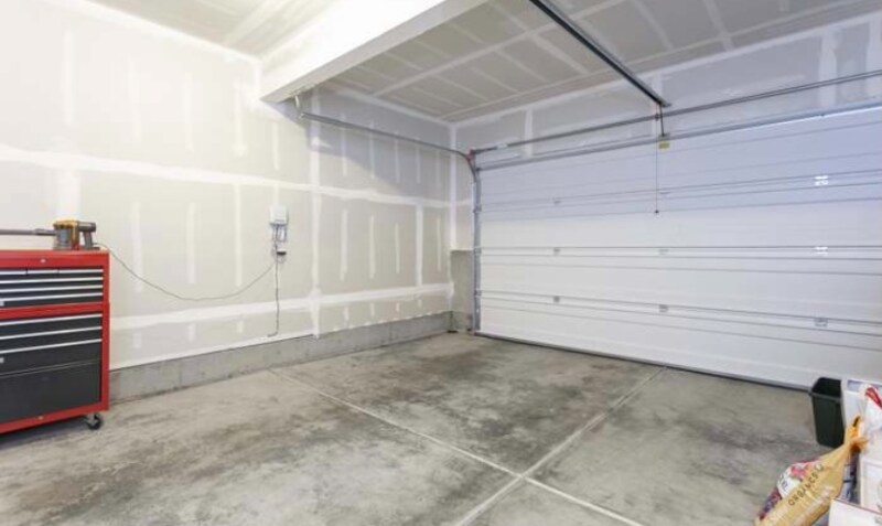 Building Photo - 7322 N 93rd Ave
