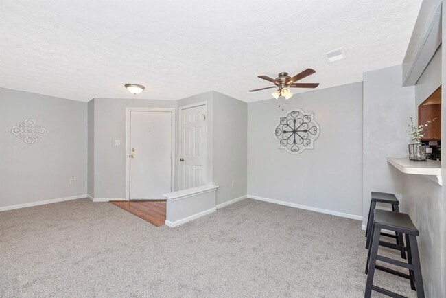 Building Photo - Condo Close to Downtown Frederick