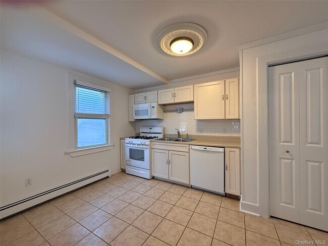 Building Photo - 35 East Ave