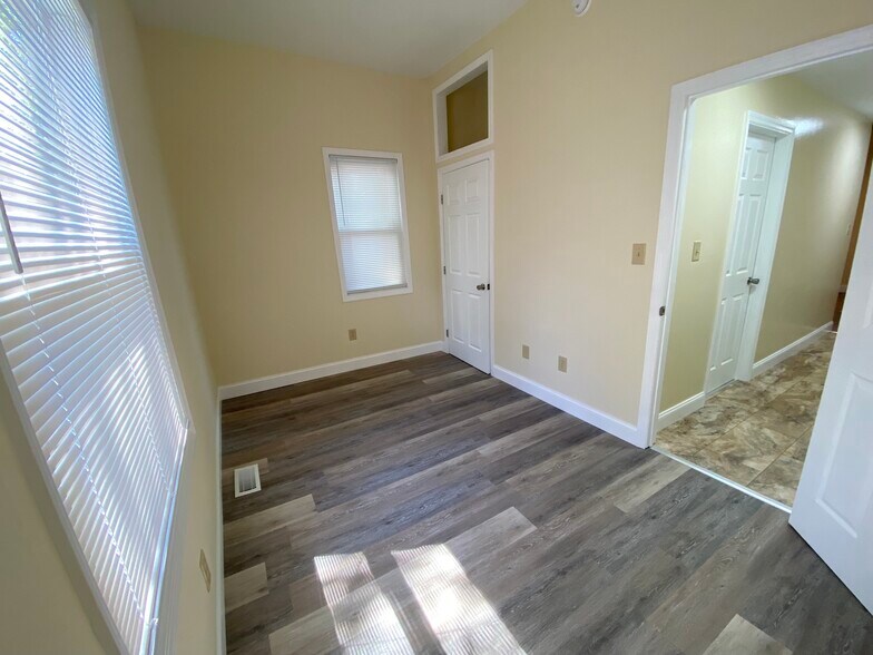 Building Photo - 1445 Hunter Ave