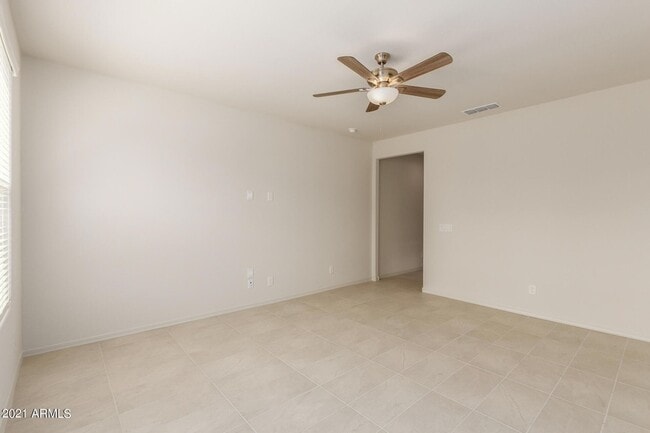 Building Photo - 8757 W Rancho Dr