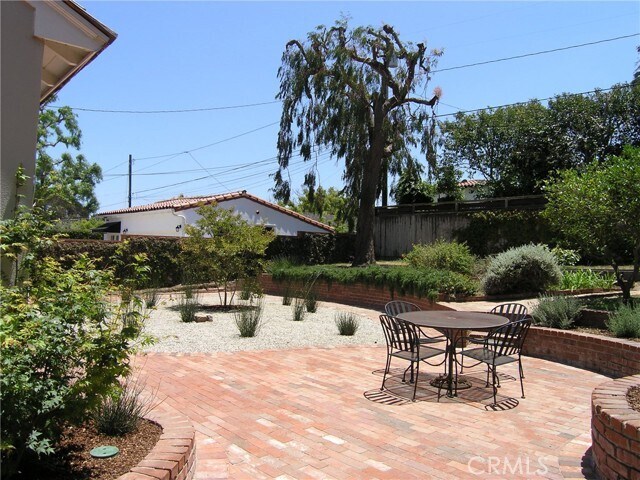 Building Photo - 4128 Vía Picaposte