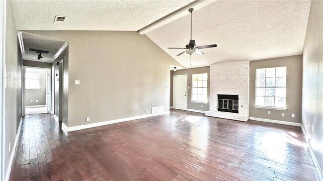 Building Photo - 11909 Hardwood Trail