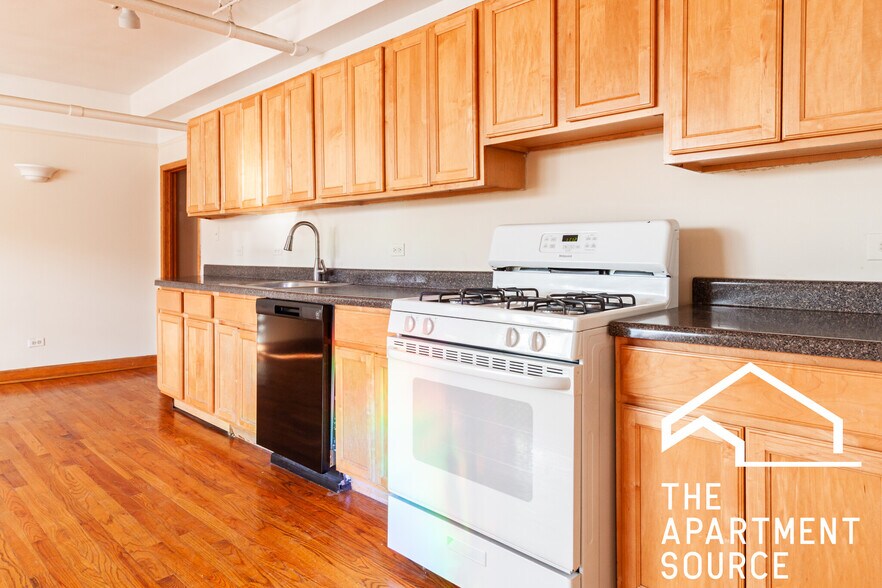 Building Photo - 3820 N Sheffield Ave