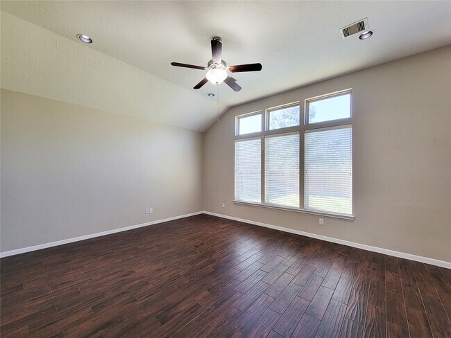Building Photo - 3007 Meadow Prairie St