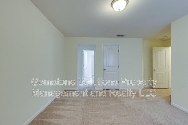 Building Photo - 203 S Dunnwood Ln