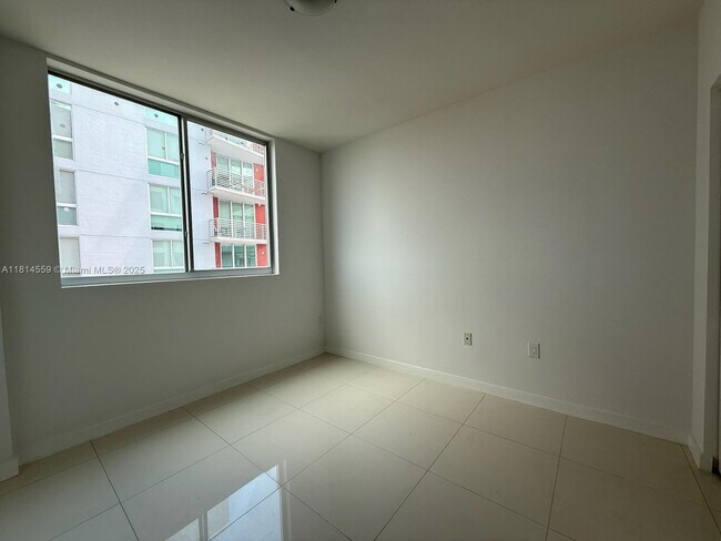 Building Photo - 7825 NW 107th Ave