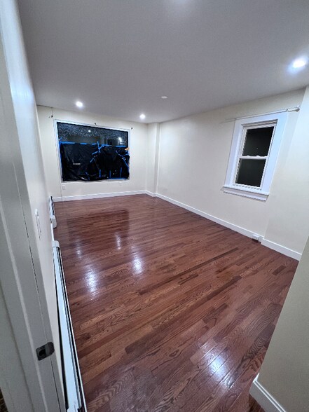 Building Photo - 135 W Market St