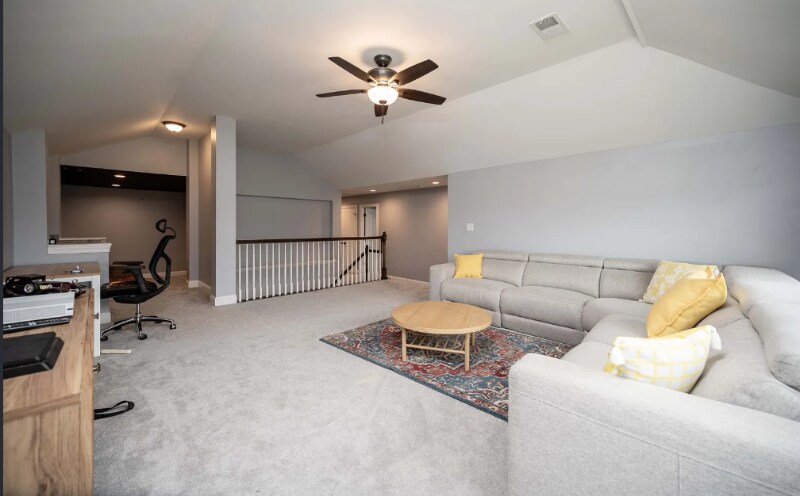 Building Photo - 615 Jim Cedar Dr