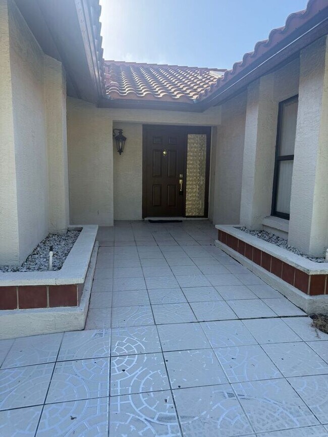 Building Photo - 3 Bed 2 Bath Home in Dr. Phillips!