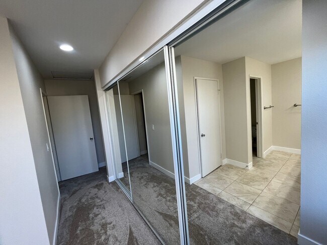 Building Photo - Light-Filled Living on a Peaceful Cul-De-Sac