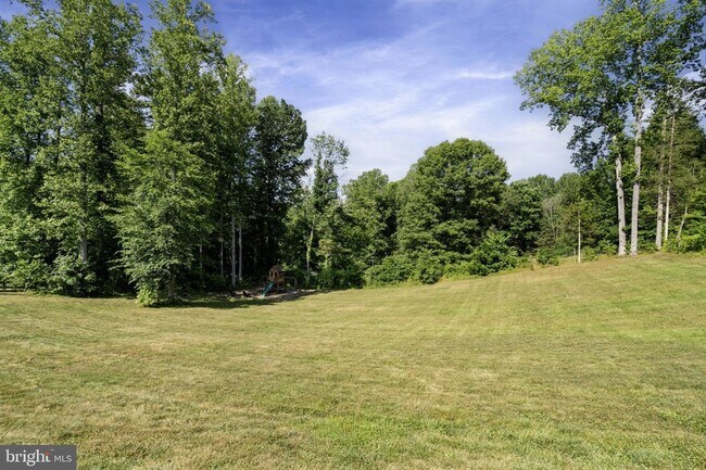 Building Photo - 120 Shady Oaks Ln