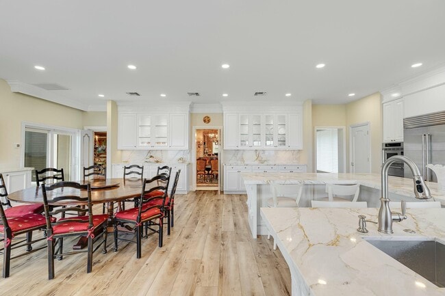 Building Photo - 477 S Beach Rd